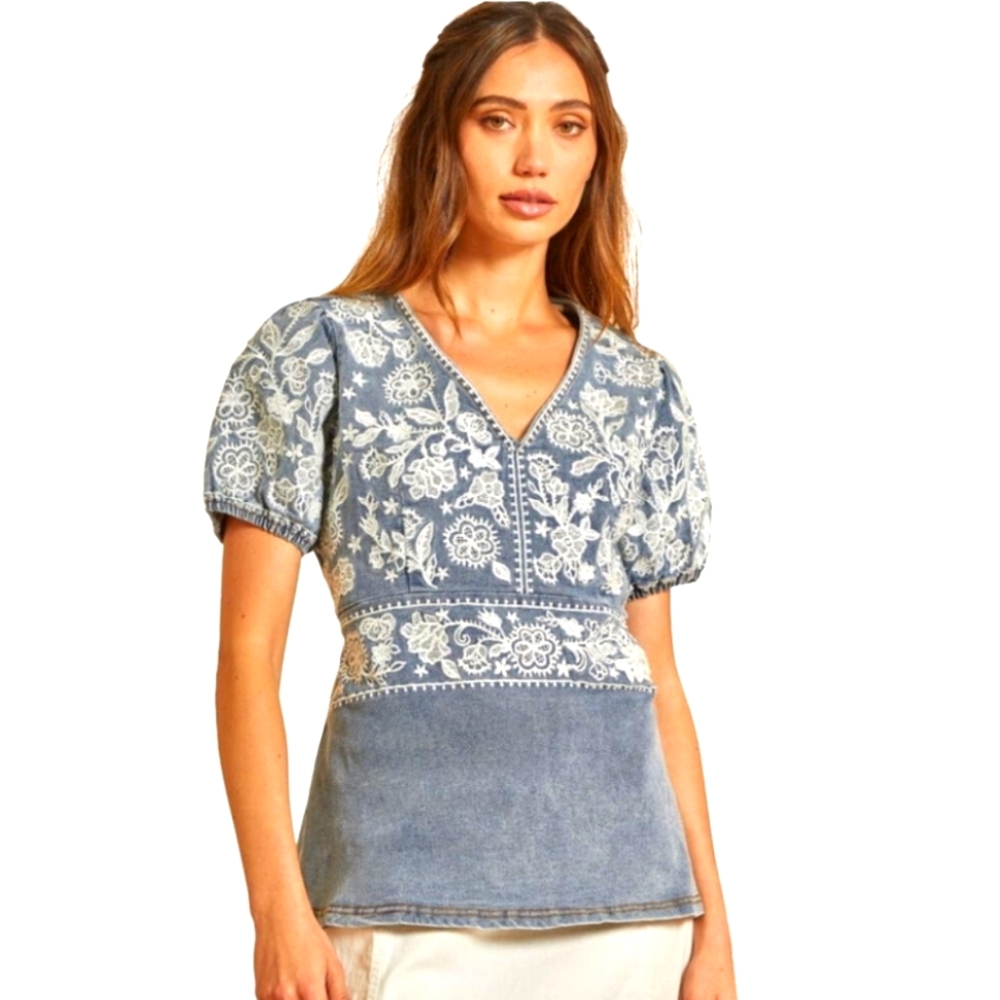 Savanna Jane NWOT Denim Floral Embroidery Puff Sleeve V Neck Top Large